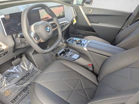 New 2026 BMW iX xDrive60 image 3