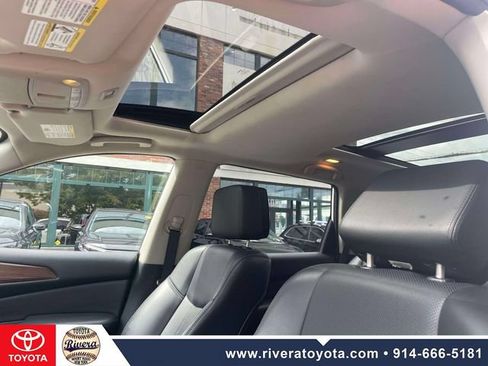 Used 2017 Nissan Pathfinder Platinum w/ Midnight Edition Package AWD/4WD image 21