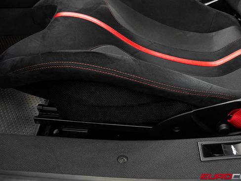Used 2020 Ferrari 488 Pista Coupe RWD image 45