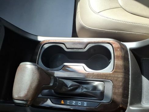 Used 2015 GMC Canyon SLT AWD/4WD image 25
