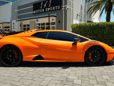 Used 2022 Lamborghini Huracan STO image 28