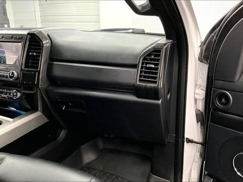 Used 2019 Ford Expedition XLT w/ Equipment Group 201A AWD/4WD image 18