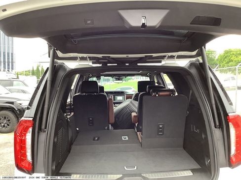 Used 2024 GMC Yukon Denali Ultimate AWD/4WD image 14