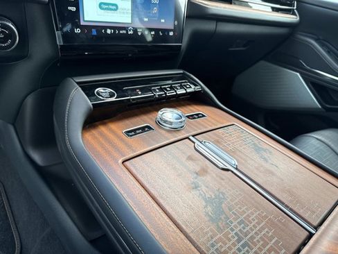 New 2025 Lincoln Navigator L Black Label image 32