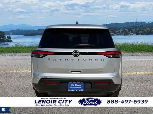 Used 2023 Nissan Pathfinder S AWD/4WD image 4