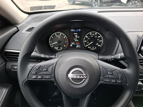 Used 2025 Nissan Altima 2.5 S image 18