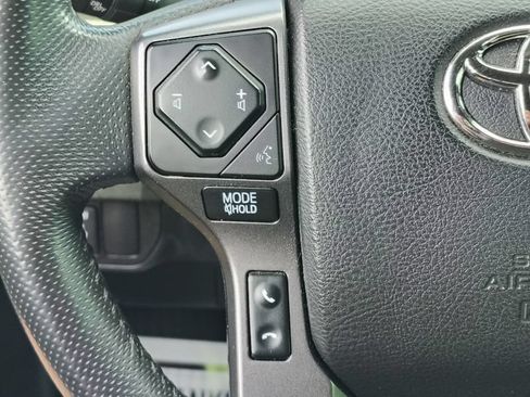 Used 2021 Toyota Tacoma TRD Off-Road w/ Technology Package AWD/4WD image 27