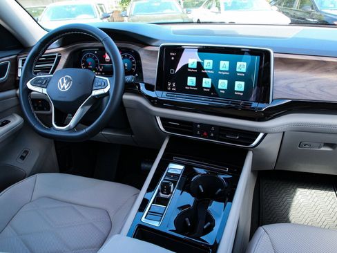 New 2026 Volkswagen Atlas SE FWD image 23