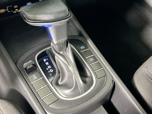 Used 2025 Hyundai Kona SEL AWD/4WD image 25