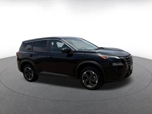 Used 2025 Nissan Rogue SV FWD image 2
