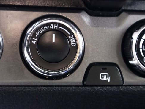 Used 2016 Toyota Tacoma SR AWD/4WD image 24