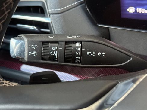 Used 2025 Chevrolet Traverse Z71 AWD/4WD image 37