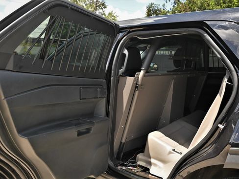 Used 2022 Ford Explorer 4WD Police Interceptor image 12