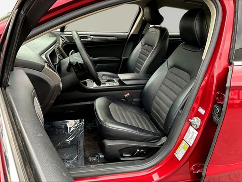 Used 2017 Ford Fusion SE w/ Equipment Group 201A FWD image 21