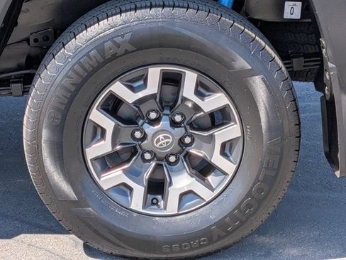 Used 2022 Toyota Tacoma TRD Off-Road w/ Technology Package RWD image 13