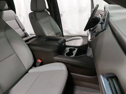 Used 2024 GMC Yukon SLT w/ Max Trailering Package image 10