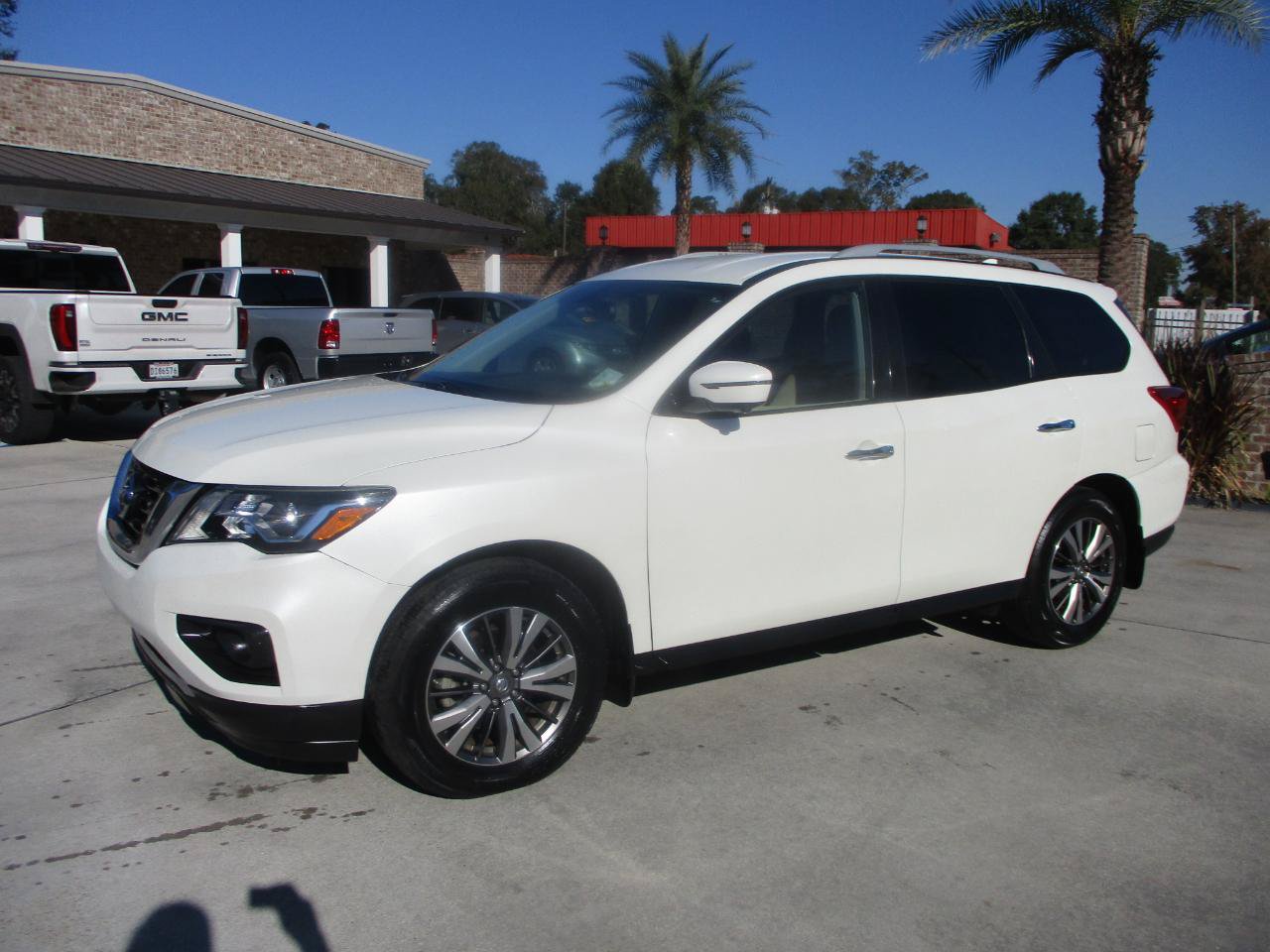 Used 2019 Nissan Pathfinder SL FWD image 19