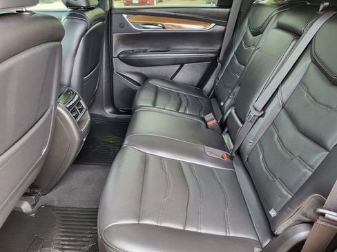 Used 2019 Cadillac XT5 Platinum AWD/4WD image 22