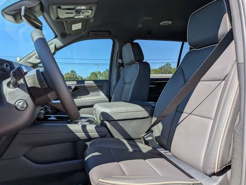 New 2026 Chevrolet Suburban Premier image 15