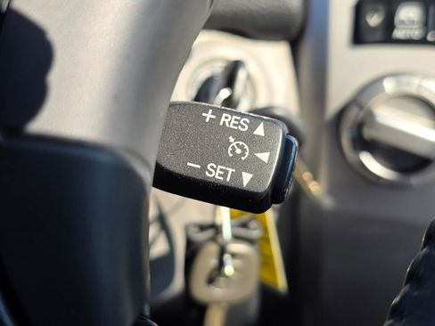 Used 2005 Toyota 4Runner Limited image 29