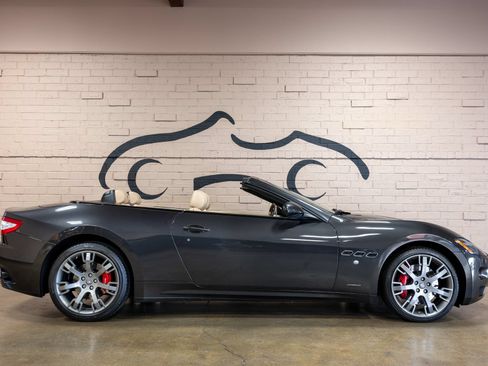 Used 2014 Maserati GranTurismo Convertible RWD image 5