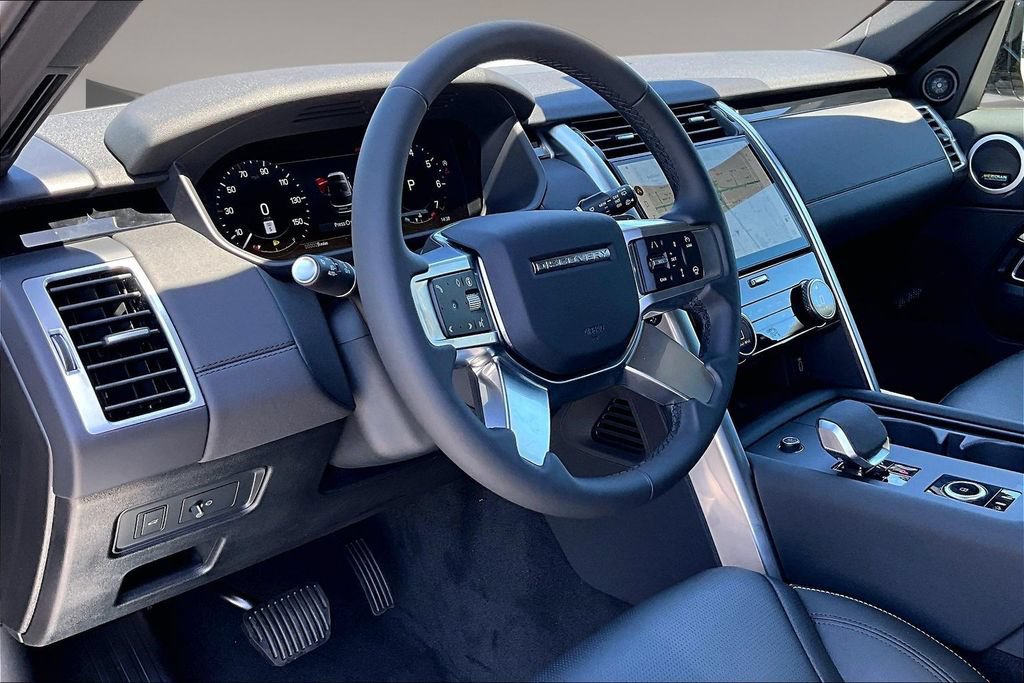 New 2026 Land Rover Discovery S AWD/4WD image 7