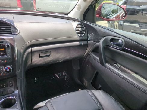 Used 2017 Buick Enclave Leather FWD image 17