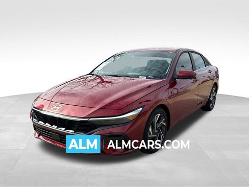 Used 2025 Hyundai Elantra SEL image 1