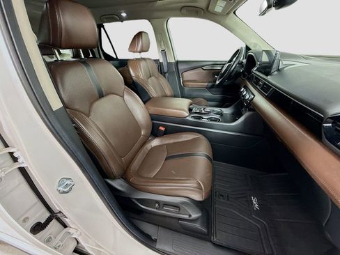 Used 2025 Honda Pilot Elite image 19