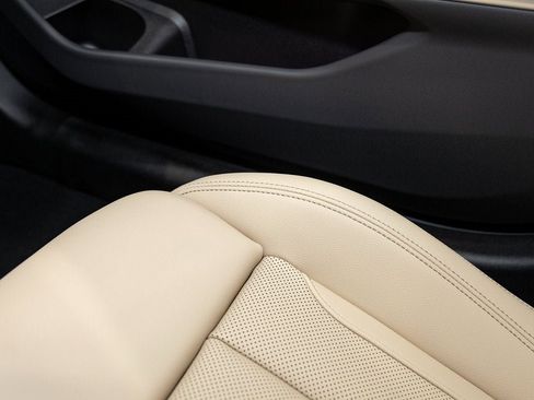 New 2026 BMW 330i xDrive Sedan w/ Convenience Package image 22