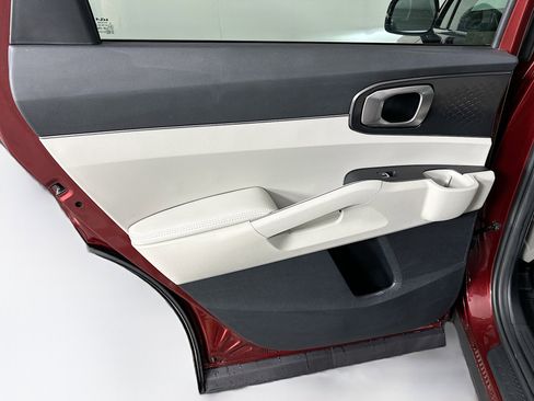 Used 2025 Kia Sorento EX w/ Panoramic Sunroof Package image 28