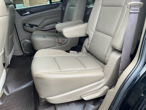 Used 2017 GMC Yukon SLT w/ Premium Edition AWD/4WD image 34