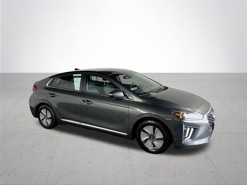 Used 2021 Hyundai Ioniq SE image 4