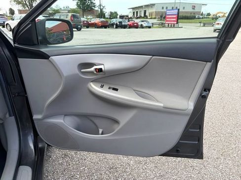 Used 2011 Toyota Corolla LE FWD image 29