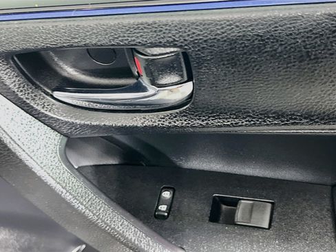 Used 2017 Toyota Corolla SE w/ Carpet Mat Package (TMS) FWD image 31