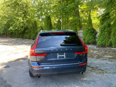 Used 2019 Volvo XC60 T6 Momentum w/ Premium Package AWD/4WD image 4