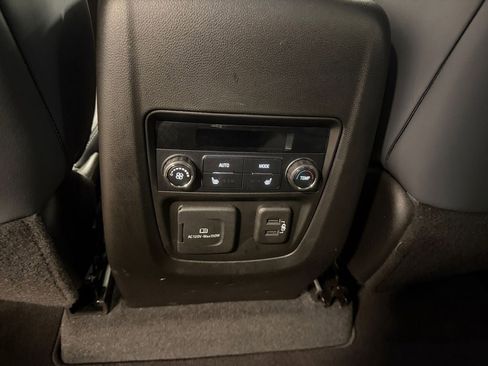 Used 2021 Buick Enclave Premium w/ Sun and Sites Package image 22