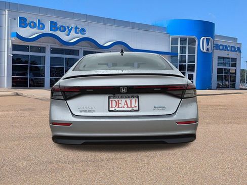 Used 2025 Honda Accord Sport image 6