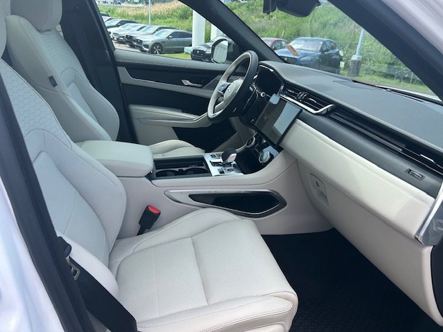 Used 2026 Jaguar F-PACE R-Dynamic S AWD/4WD image 18
