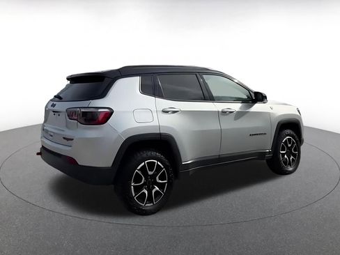 Used 2025 Jeep Compass Trailhawk image 15