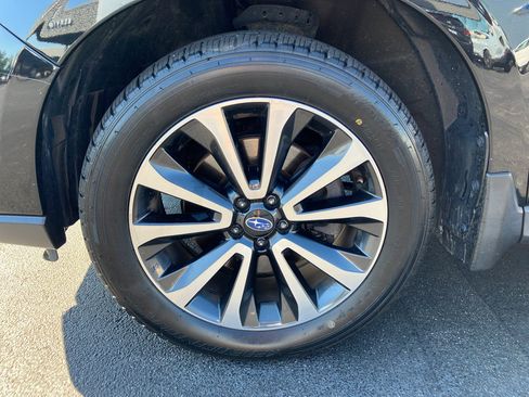 Used 2017 Subaru Forester 2.0XT Touring AWD/4WD image 11