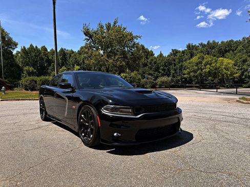 Used 2020 Dodge Charger Scat Pack RWD image 3