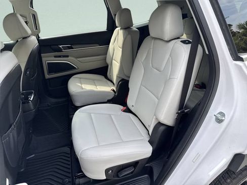 Used 2022 Kia Telluride S FWD image 18