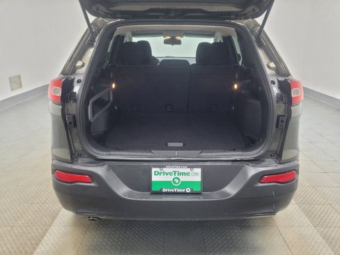 Used 2015 Jeep Cherokee Latitude w/ Cold Weather Group AWD/4WD image 29