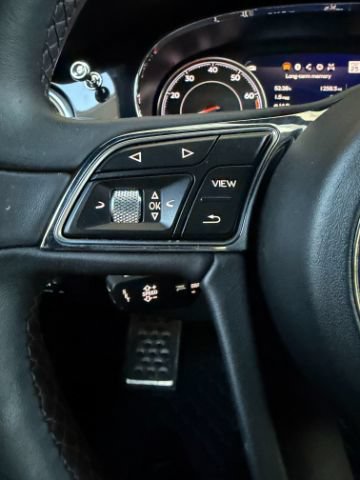 Used 2017 Bentley Bentayga AWD/4WD image 21