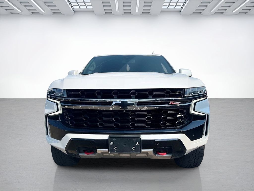 Used 2022 Chevrolet Tahoe Z71 w/ Luxury Package AWD/4WD image 2