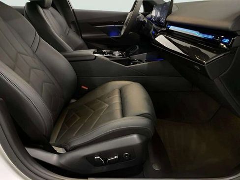 Used 2025 BMW 530i w/ Premium Package RWD image 80