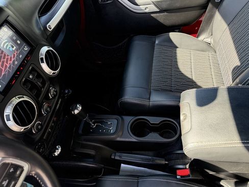 Used 2012 Jeep Wrangler Unlimited Sport AWD/4WD image 16
