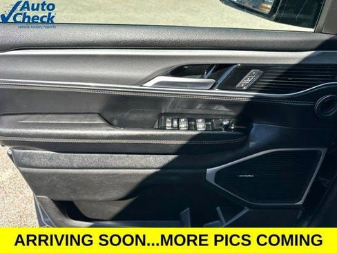 Certified 2024 Jeep Wagoneer Series II AWD/4WD image 34