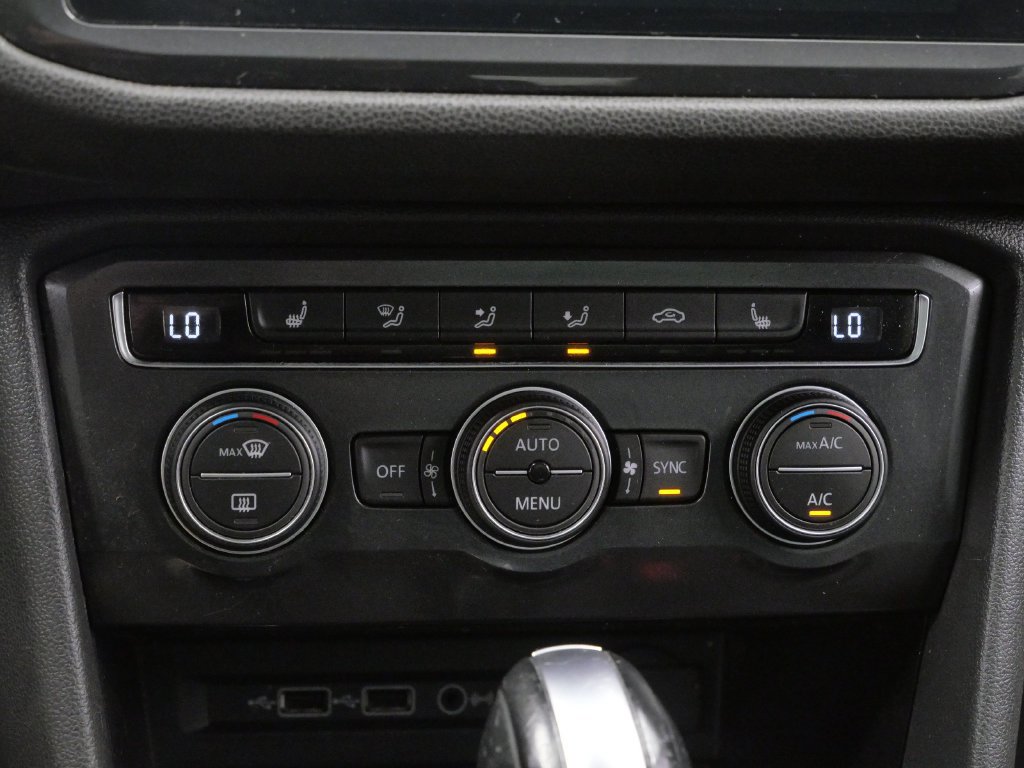 Used 2019 Volkswagen Tiguan SE w/ Panoramic Sunroof Package AWD/4WD image 26